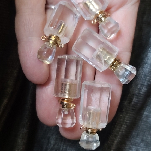 SOLD OUT! Clear quartz stone bottle pendants - Picture 3 of 6